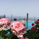 Sirius تاورمينا