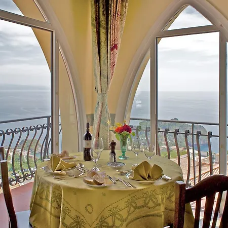 天狼星酒店 4* 陶尔米纳