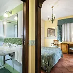 Hotell Sirius 4*